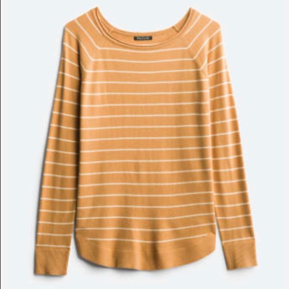 Pink Clover- Stitch Fix
Valencia Curved Hem Pullover Sweater